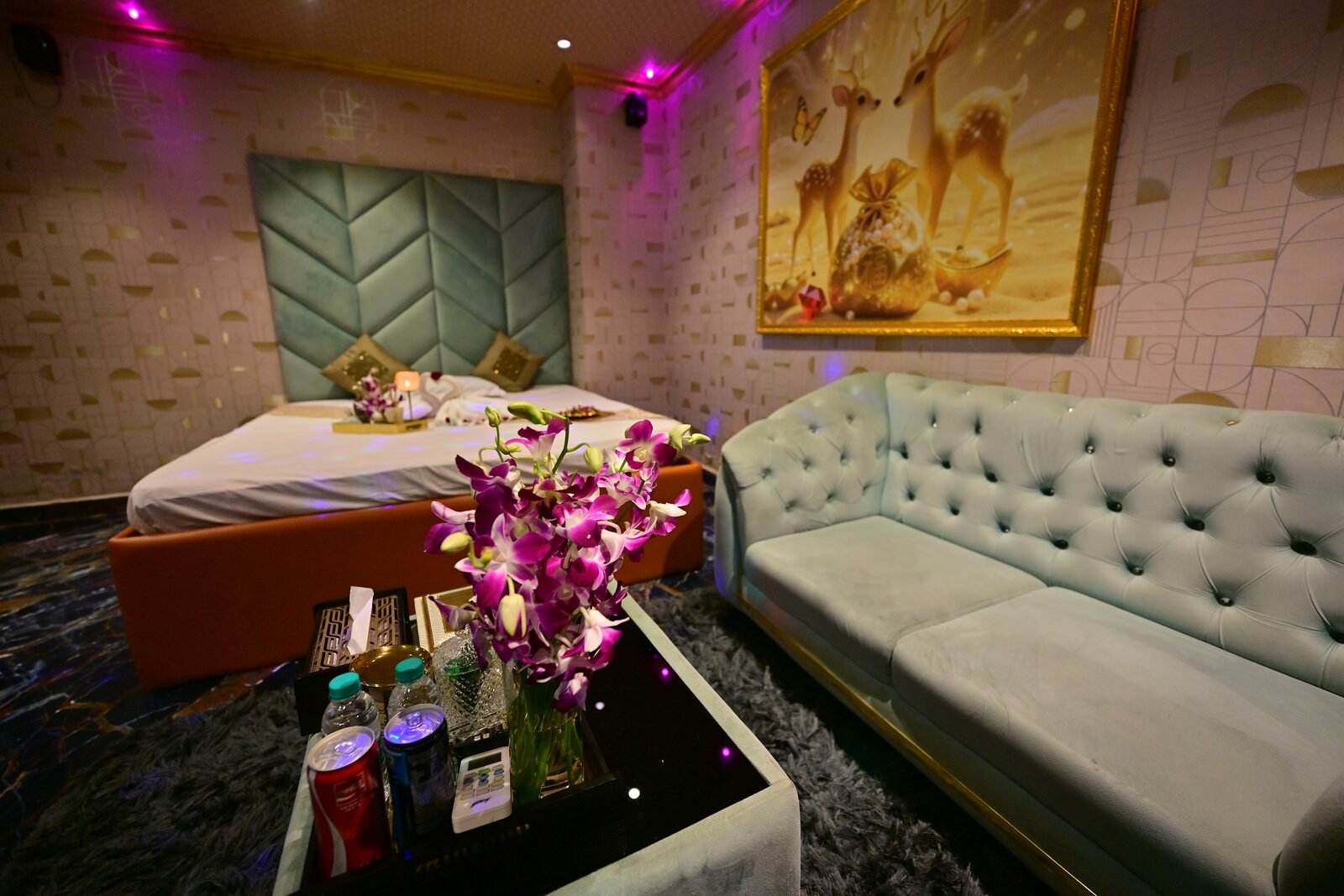Premium lounge suite at Aura Thai Spa