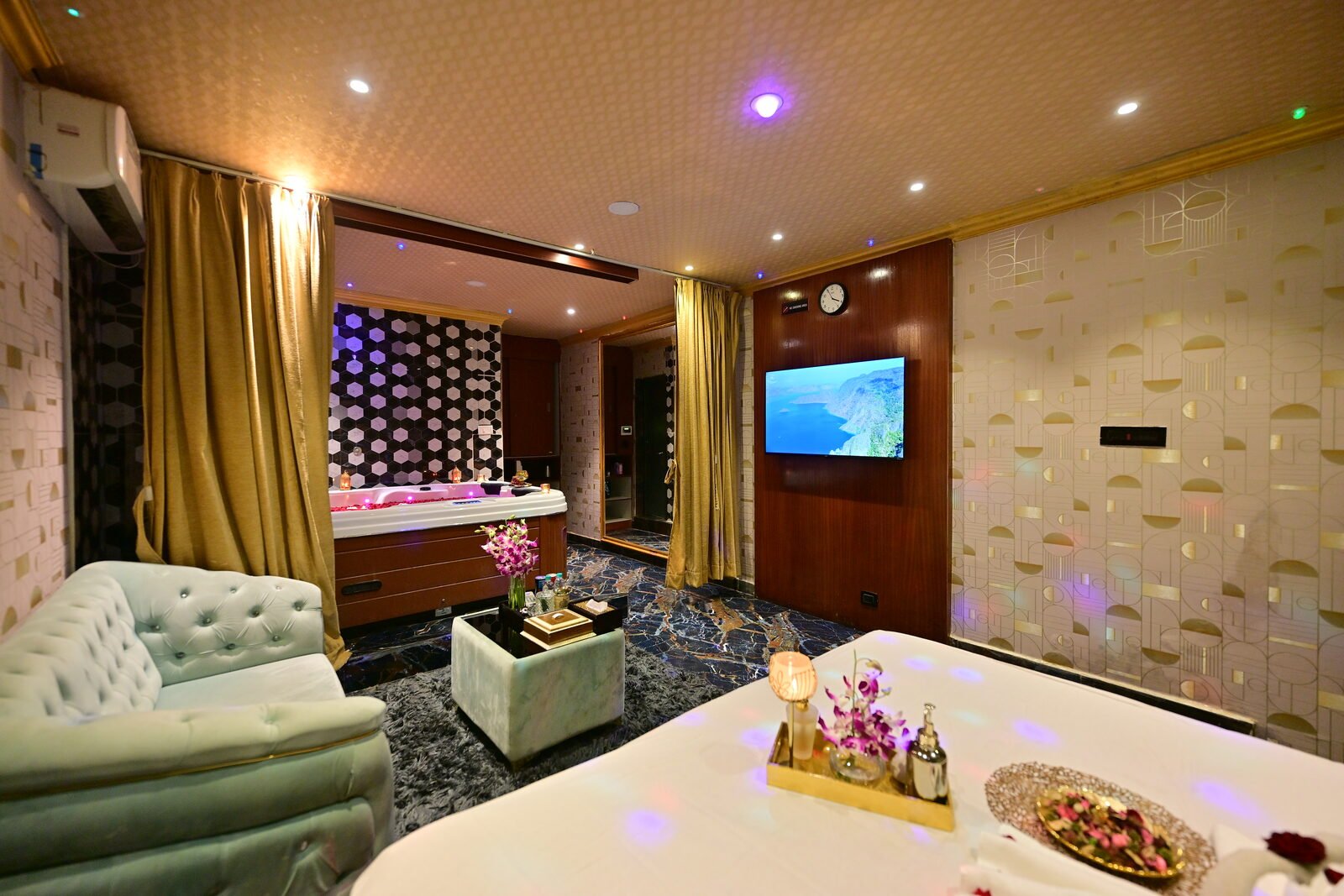 Relaxation lounge inside private spa suite